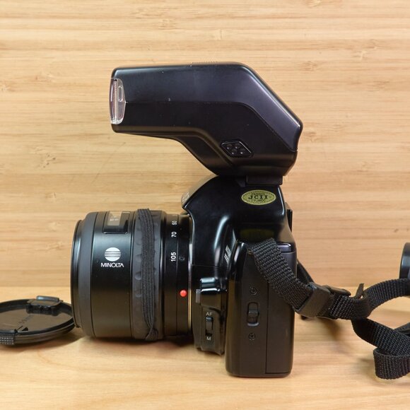 Minolta Maxxum 3000i AF 35mm Film Camera W/Flash, Minolta Maxxum 35-105mm Lens - Picture 4 of 7